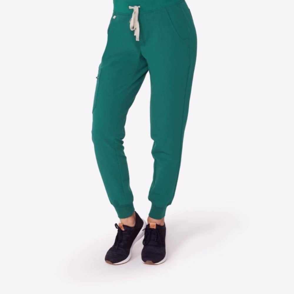 Figs Zamora™ Petite Jogger Scrub Pants Hunter Green